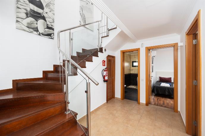  . - Villa Aruba . (Photo Gallery) }}