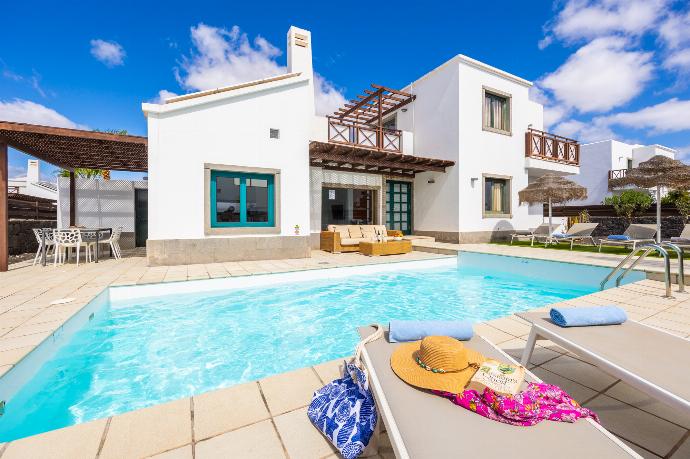 ,Beautiful villa with private pool and terrace . - Villa Ariel . (Photo Gallery) }}