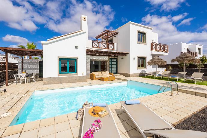 Beautiful villa with private pool and terrace . - Villa Ariel . (Photo Gallery) }}