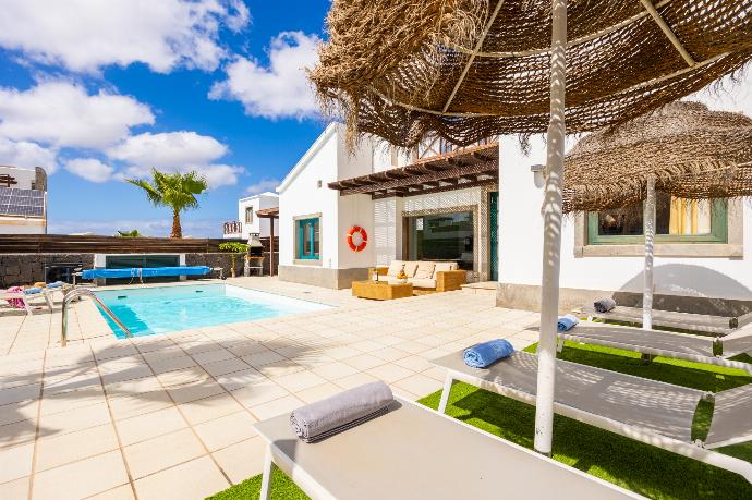 Beautiful villa with private pool and terrace . - Villa Ariel . (Photo Gallery) }}