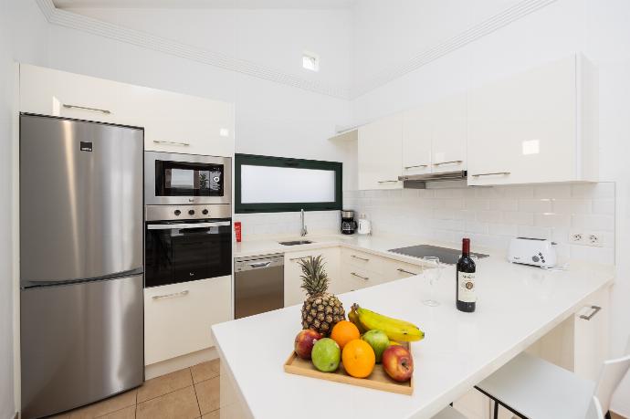 Equipped kitchen . - Villa Ariel . (Photo Gallery) }}
