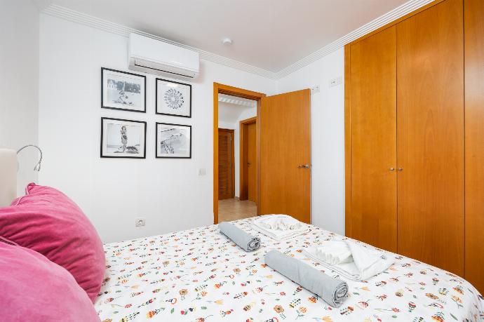 Double bedroom with A/C . - Villa Ariel . (Photo Gallery) }}