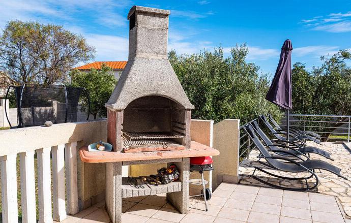 BBQ area . - Villa Maslina . (Photo Gallery) }}