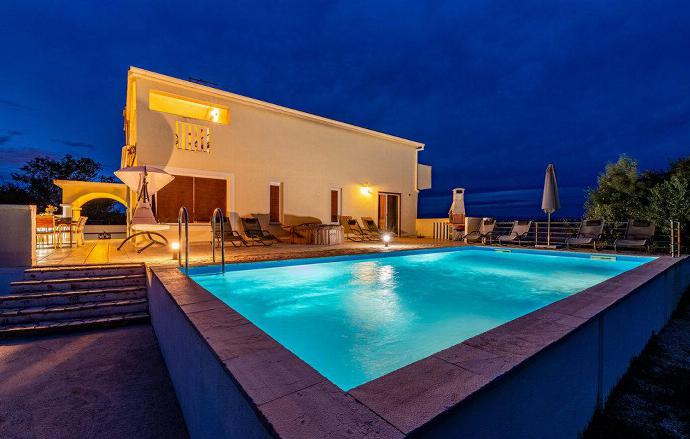 ,Beautiful Villa with private pool and terrace . - Villa Maslina . (Photo Gallery) }}