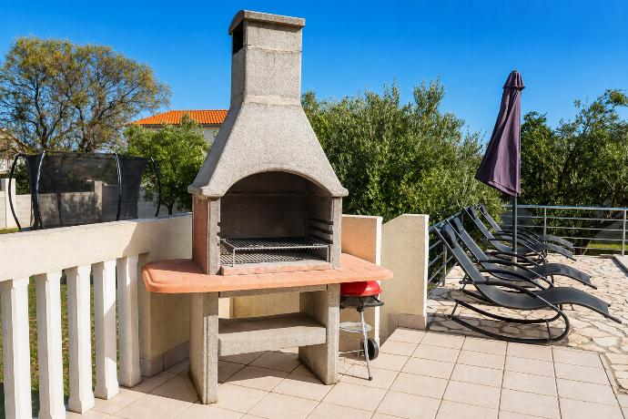 BBQ area . - Villa Maslina . (Photo Gallery) }}