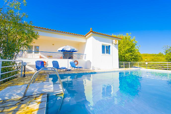  . - Villa Calliope Kalamaki . (Photo Gallery) }}
