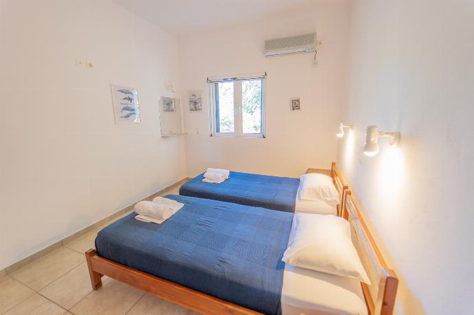  . - Villa Calliope Kalamaki . (Photo Gallery) }}
