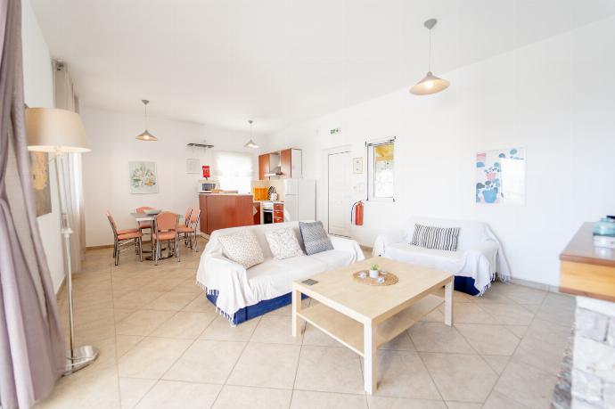  . - Villa Calliope Kalamaki . (Photo Gallery) }}