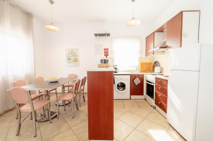  . - Villa Calliope Kalamaki . (Photo Gallery) }}