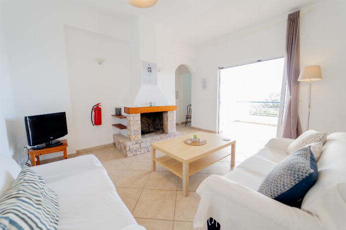  . - Villa Calliope Kalamaki . (Photo Gallery) }}