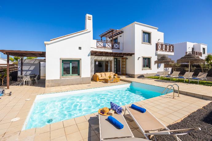 Beautiful villa with private pool and terrace . - Villa Dacil . (Photo Gallery) }}