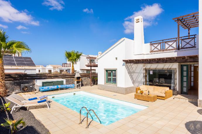 Beautiful villa with private pool and terrace . - Villa Dacil . (Photo Gallery) }}