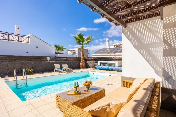 Terrace area . - Villa Dacil . (Photo Gallery) }}