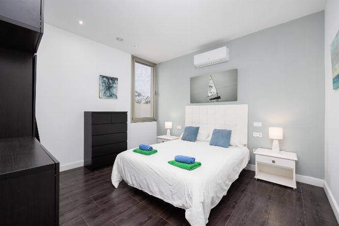 Double bedroom with A/C . - Villa Sal Marina . (Photo Gallery) }}