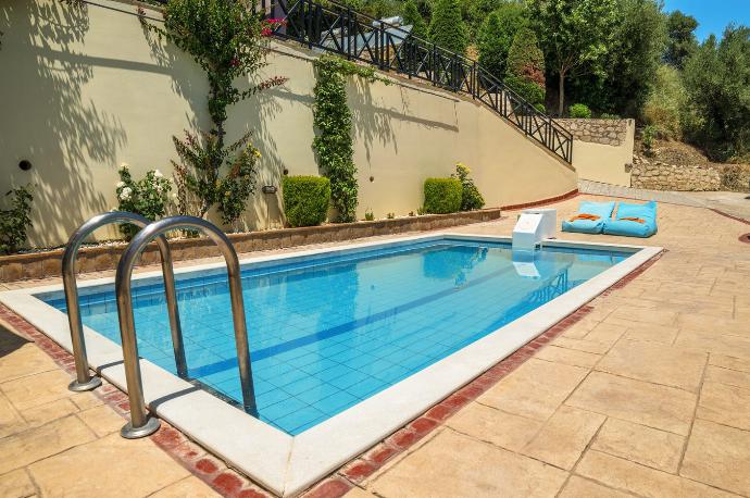 Beautiful villa with private pool . - Villa Naisy . (Photo Gallery) }}
