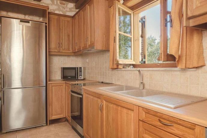 Equipped kitchen . - Villa Aloni . (Photo Gallery) }}