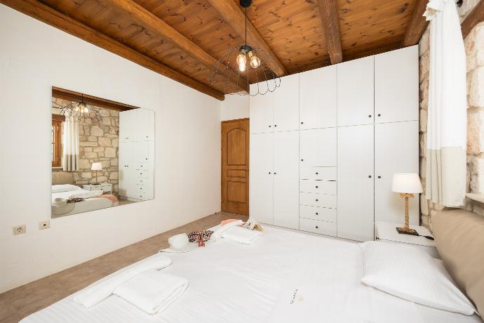 Double bedroom with A/C . - Villa Aloni . (Photo Gallery) }}