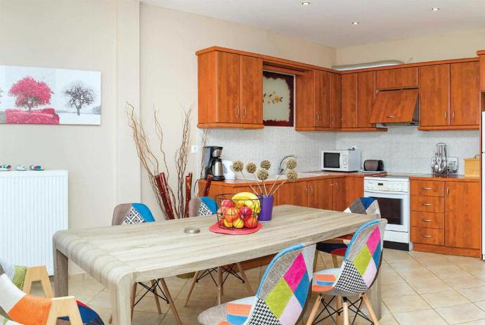 Equipped kitchen . - Villa Rea . (Photo Gallery) }}