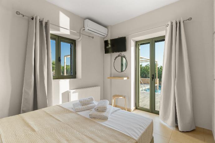  . - Villa Nora . (Photo Gallery) }}