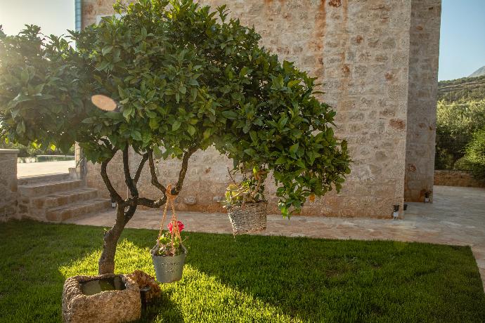  . - Villa Nora . (Photo Gallery) }}