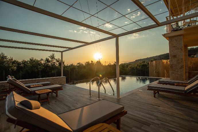  . - Villa Nora . (Photo Gallery) }}