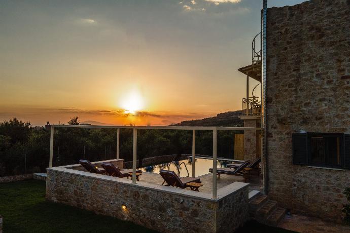  . - Villa Nora . (Photo Gallery) }}