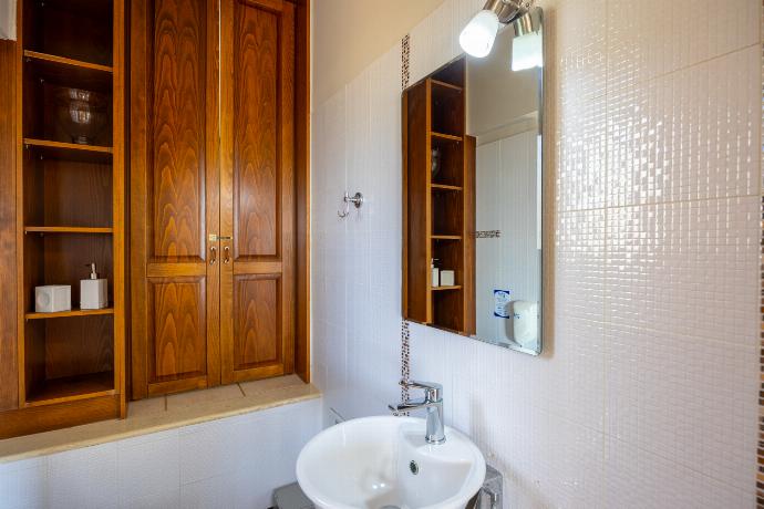  . - Villa Nora . (Photo Gallery) }}