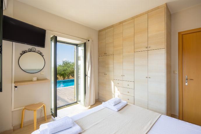  . - Villa Nora . (Photo Gallery) }}