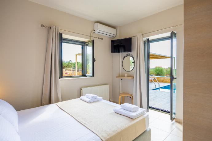  . - Villa Nora . (Photo Gallery) }}