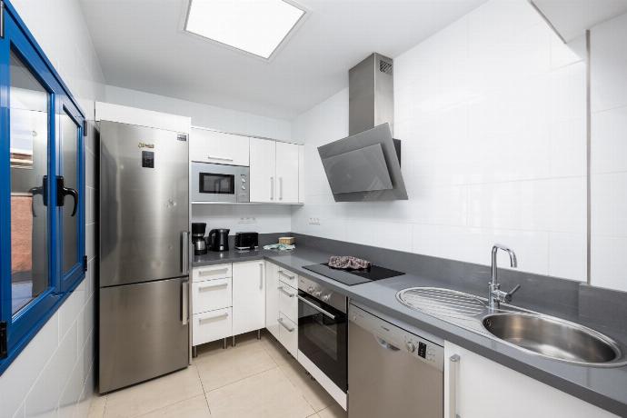 Equipped kitchen . - Villa Beyond . (Photo Gallery) }}