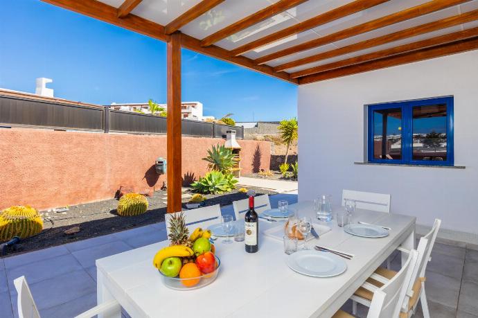 Terrace area . - Villa Beyond . (Photo Gallery) }}
