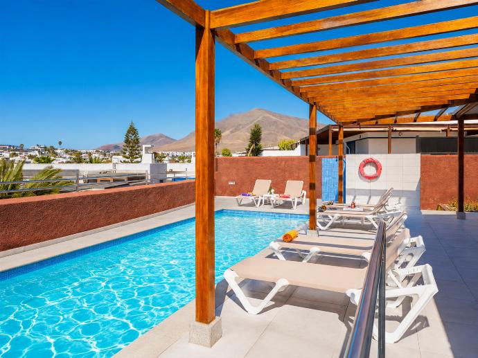 Private pool and terrace . - Villa Beyond . (Galleria fotografica) }}
