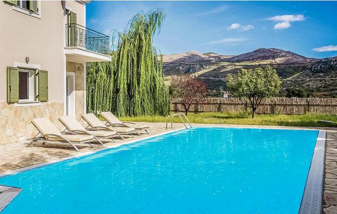 Beautiful Villa with private pool . - Villa Kostis . (Photo Gallery) }}