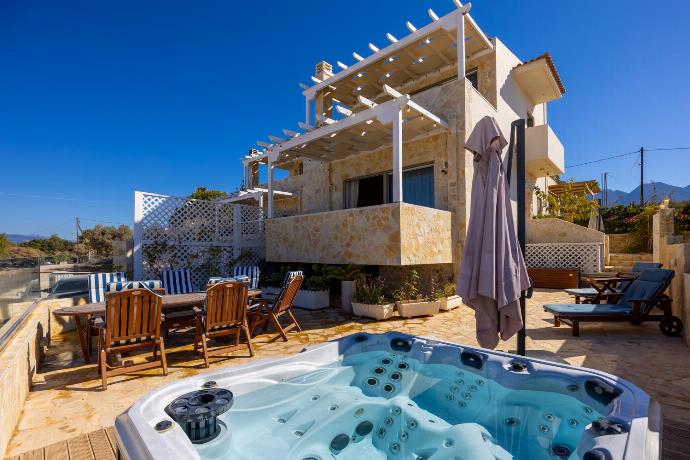  . - Villa Arkadia . (Photo Gallery) }}