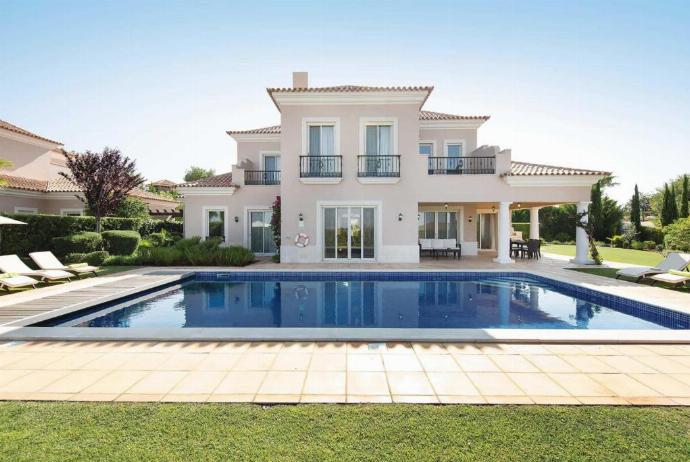 Beautiful villa with private pool . - Villa Monte Rei . (Photo Gallery) }}