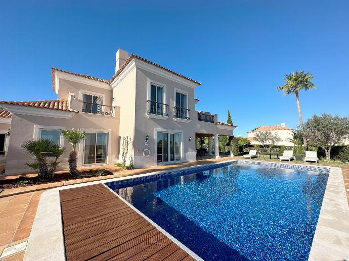 Beautiful villa with private pool . - Villa Monte Rei . (Photo Gallery) }}
