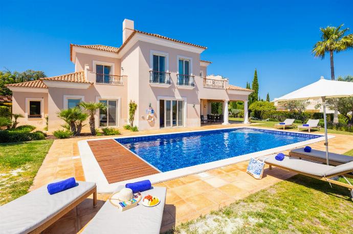 Beautiful villa with private pool and terrace . - Villa Monte Rei . (Photo Gallery) }}