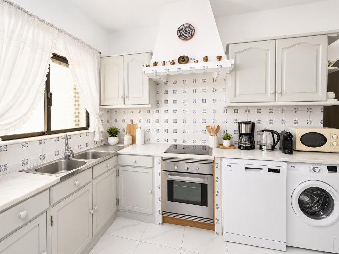 Equipped kitchen . - Casa Das Areias . (Photo Gallery) }}