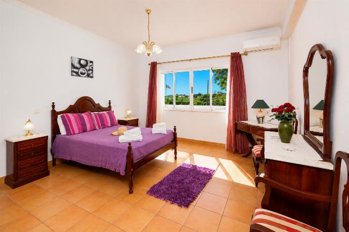 Double bedroom with A/C . - Villa Sol Nascente . (Γκαλερί Φωτογραφιών) }}