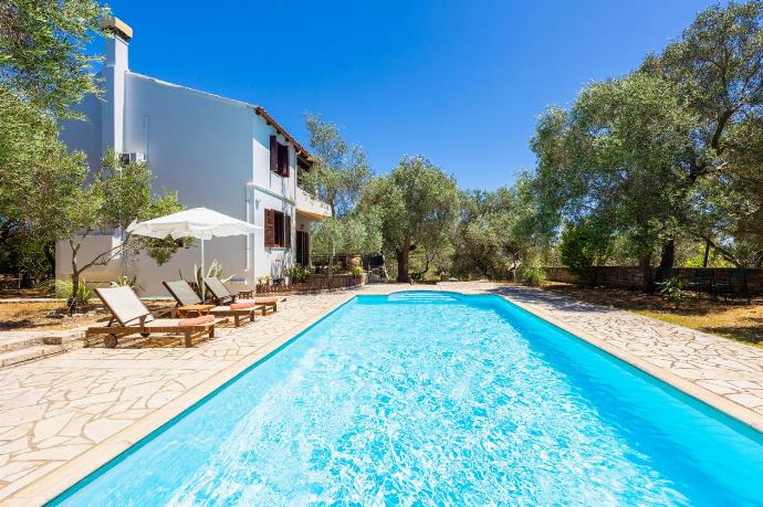 Beautiful villa with private pool, terrace, and garden . - Villa Alkyon . (Photo Gallery) }}