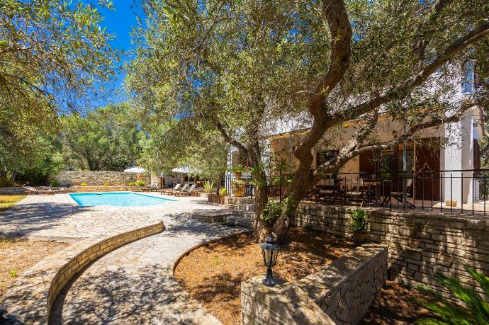 Beautiful villa with private pool, terrace, and garden . - Villa Alkyon . (Photo Gallery) }}