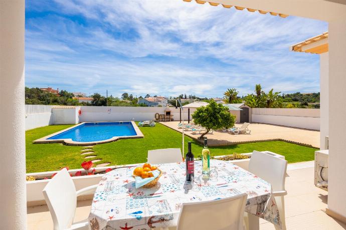 Terrace area . - Villa Marlene . (Photo Gallery) }}