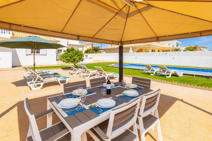 Terrace area . - Villa Marlene . (Photo Gallery) }}