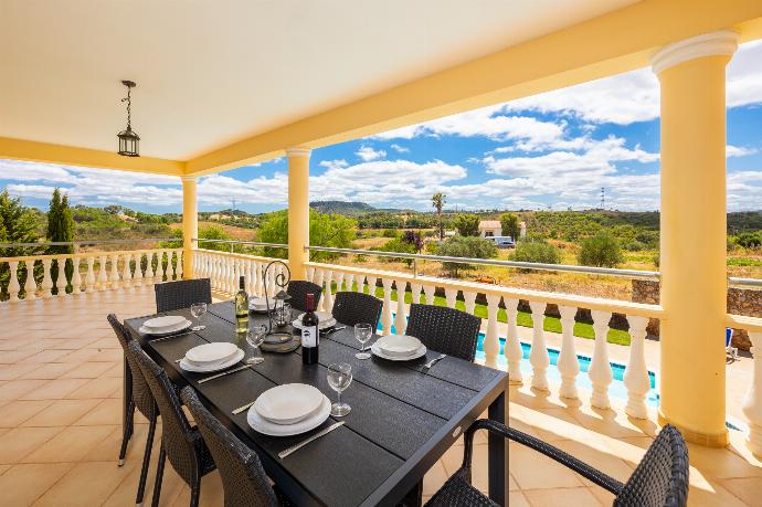 Sheltered terrace area . - Villa Entrecolinas . (Γκαλερί Φωτογραφιών) }}