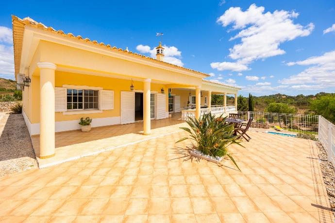 Terrace area . - Villa Entrecolinas . (Γκαλερί Φωτογραφιών) }}