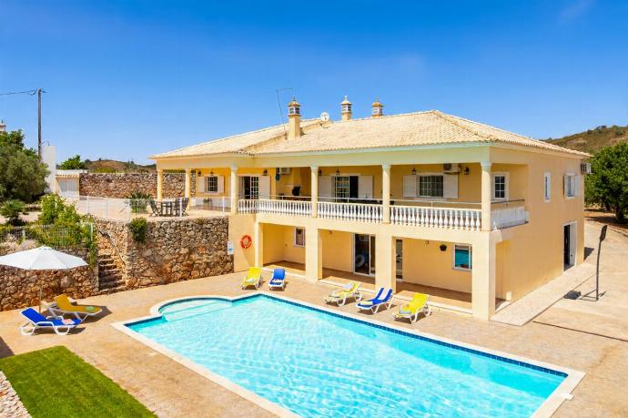  . - Villa Entrecolinas . (Fotogalerie) }}