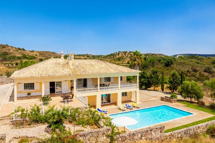  . - Villa Entrecolinas . (Fotogalerie) }}