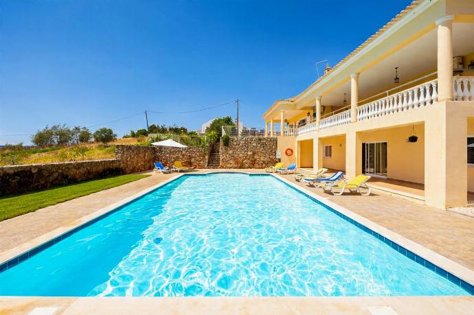  . - Villa Entrecolinas . (Fotogalerie) }}