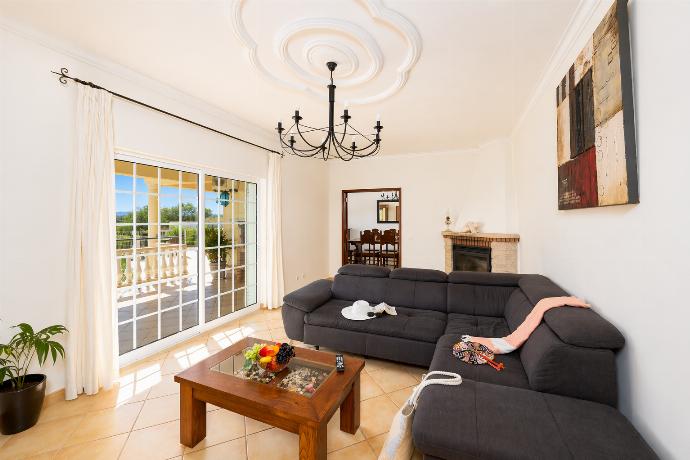  . - Villa Entrecolinas . (Fotogalerie) }}