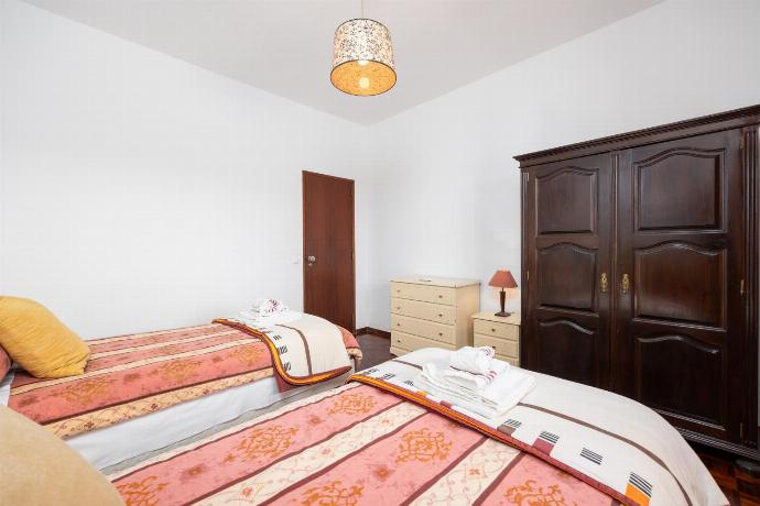 Twin bedroom with A/C . - Casa Sao Jose . (Photo Gallery) }}